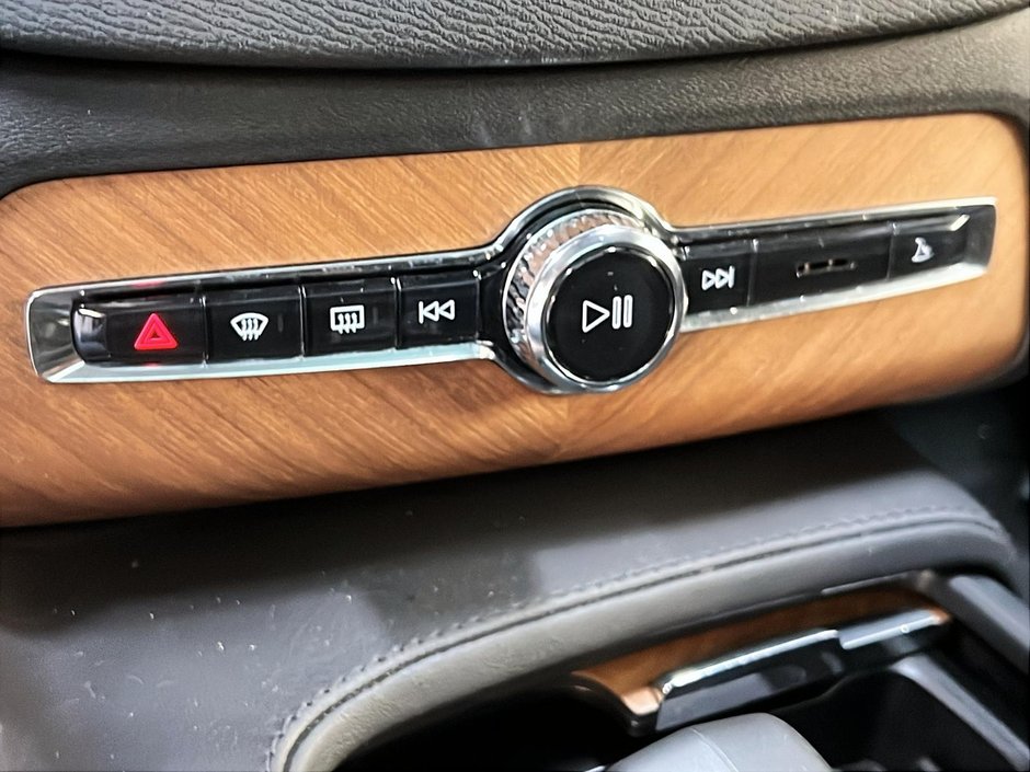 2023 Volvo XC90 RECHARGE PLUS CUIR TOIT PANO NAV 4RM-16