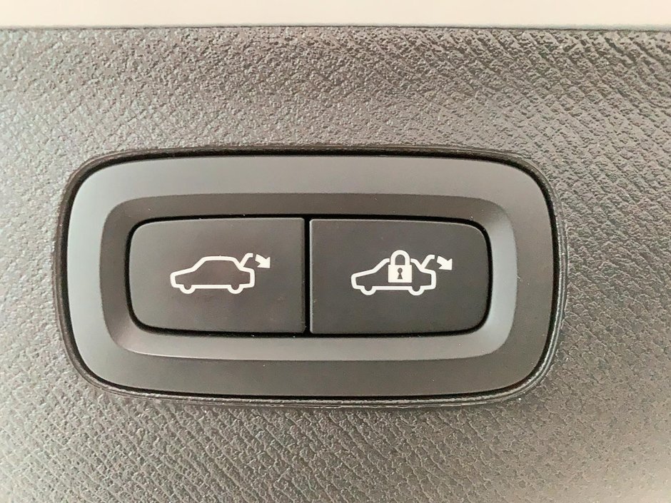 2024 Volvo XC90 B6 CORE CUIR TOIT PANO NAV 4RM-17