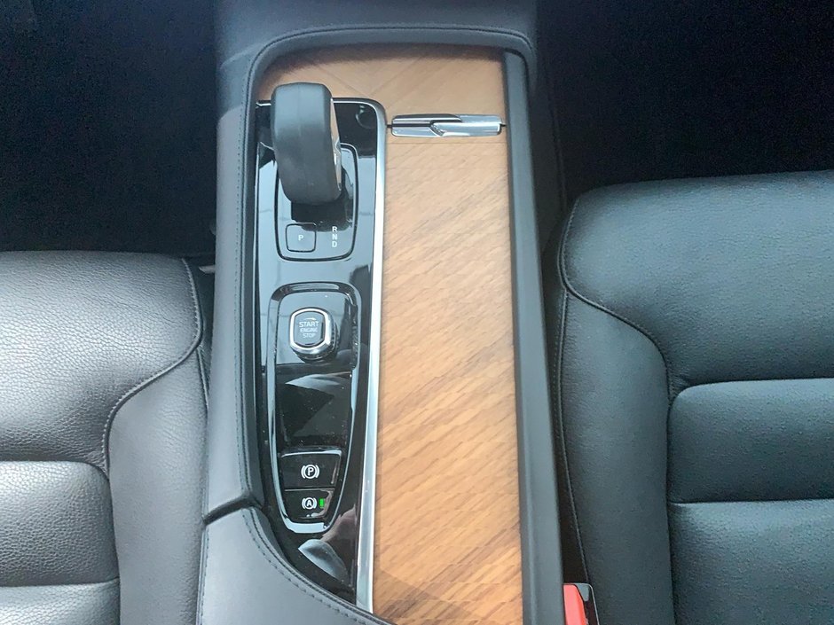 2024 Volvo XC90 B6 CORE CUIR TOIT PANO NAV 4RM-13