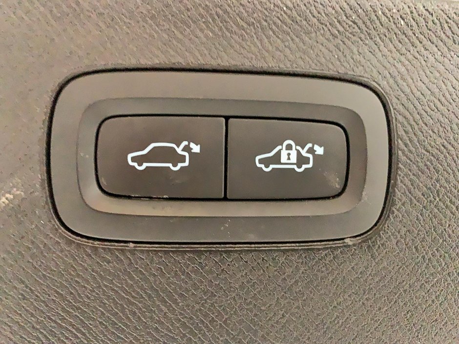 Volvo XC90 T8 PLUS CUIR TOIT PANO NAV 4RM 2024-23