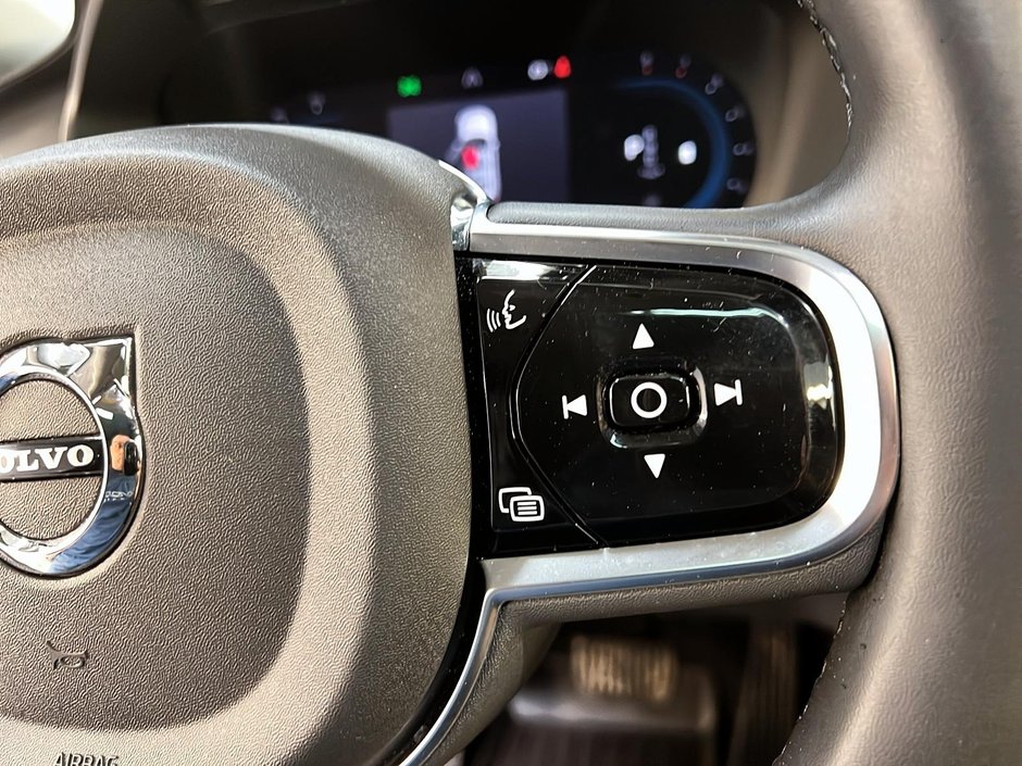 2025 Volvo XC90 B6 ULTRA CUIR TOIT PANO NEV 4RM-21