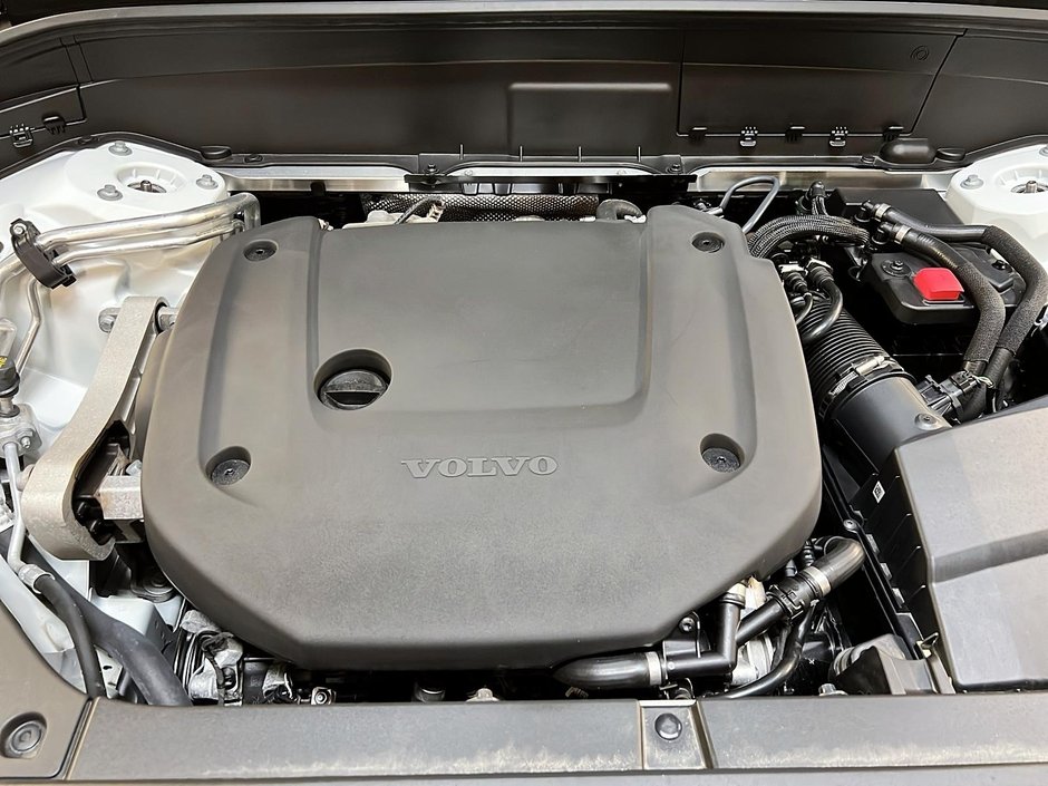 2025 Volvo XC90 B6 ULTRA CUIR TOIT PANO NEV 4RM-13