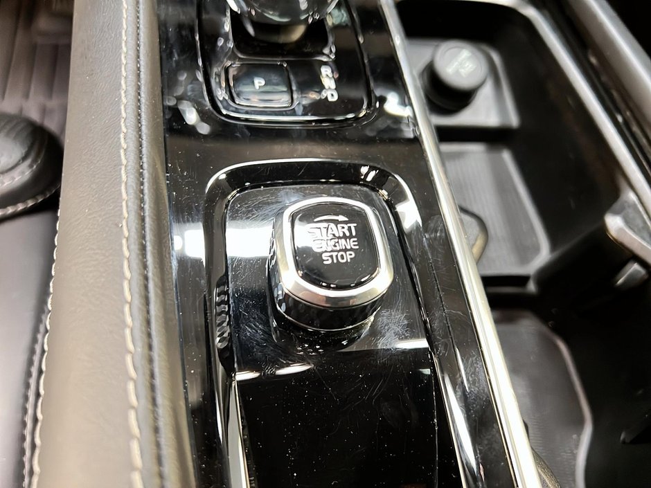 2025 Volvo XC90 B6 ULTRA CUIR TOIT PANO NEV 4RM-20