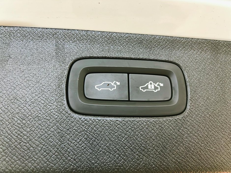 2025 Volvo XC90 B6 ULTRA CUIR TOIT PANO NEV 4RM-15