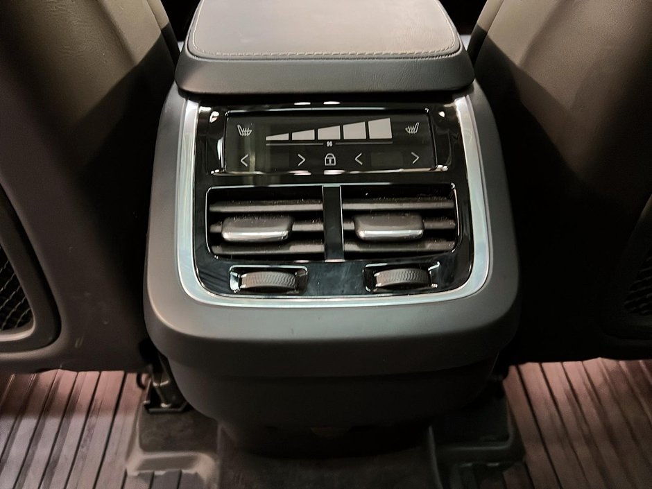 2025 Volvo XC90 B6 ULTRA CUIR TOIT PANO NEV 4RM-11