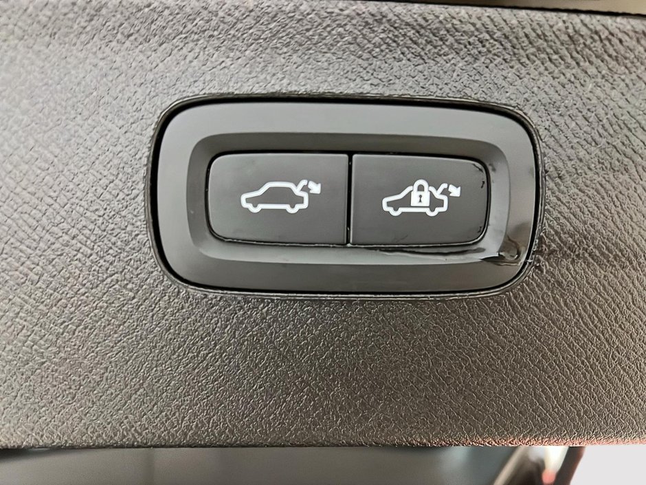 Volvo XC90 B6 CORE CUIR TOIT PANO NAV 4RM 2025-15