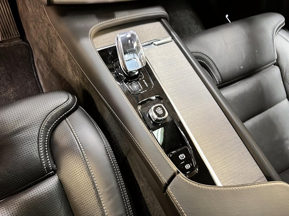 2025 Volvo XC90 B6 ULTRA CUIR TOIT PANO NAV 4RM-16