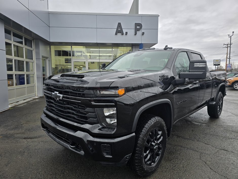 Chevrolet Silverado 2500 HD CUSTOM 2026 à New Richmond, Québec - w940px