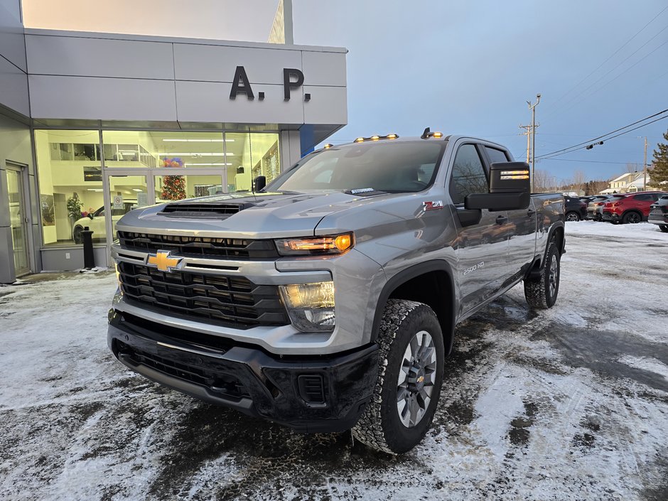 2026 Chevrolet Silverado 2500 HD CUSTOM in New Richmond, Quebec - w940px