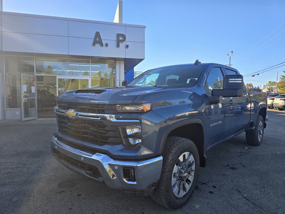 Chevrolet Silverado 2500 HD LT 2026 à New Richmond, Québec - w940px