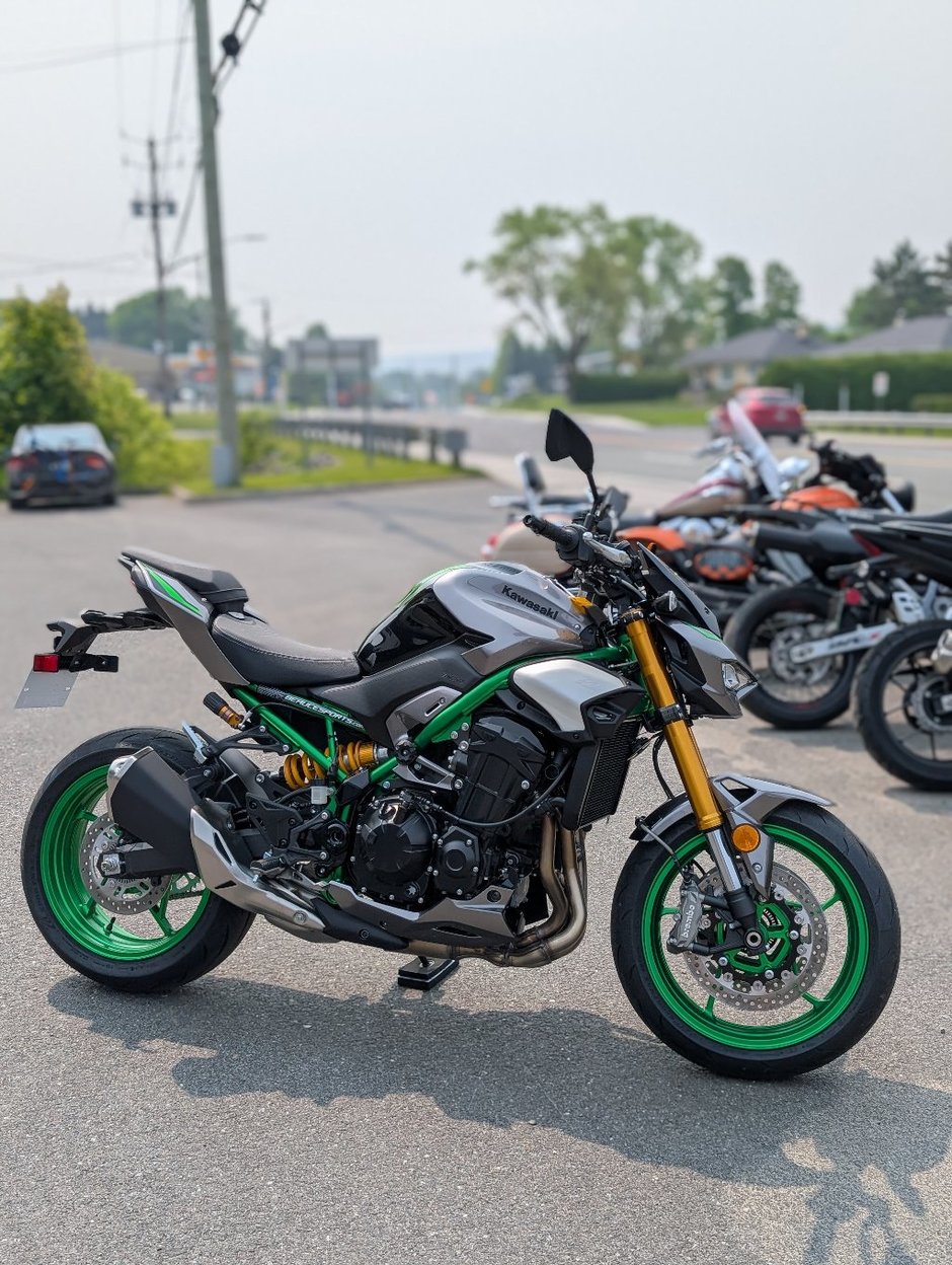 Kawasaki Z900 SE ABS SUGOMI 2025
