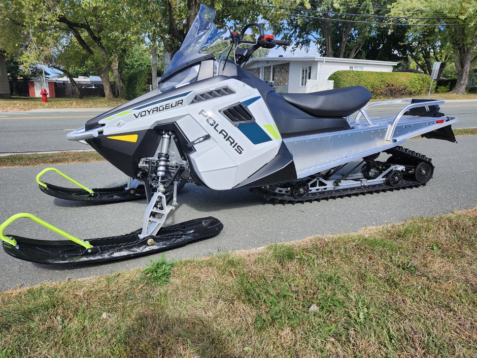 Polaris 550 VOYAGEUR 155 ES  2025