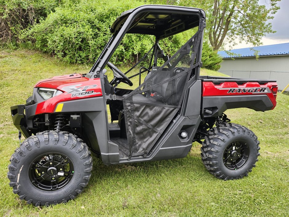 Polaris RANGER XP 1000 PREMIUM SUNSET RED 2025