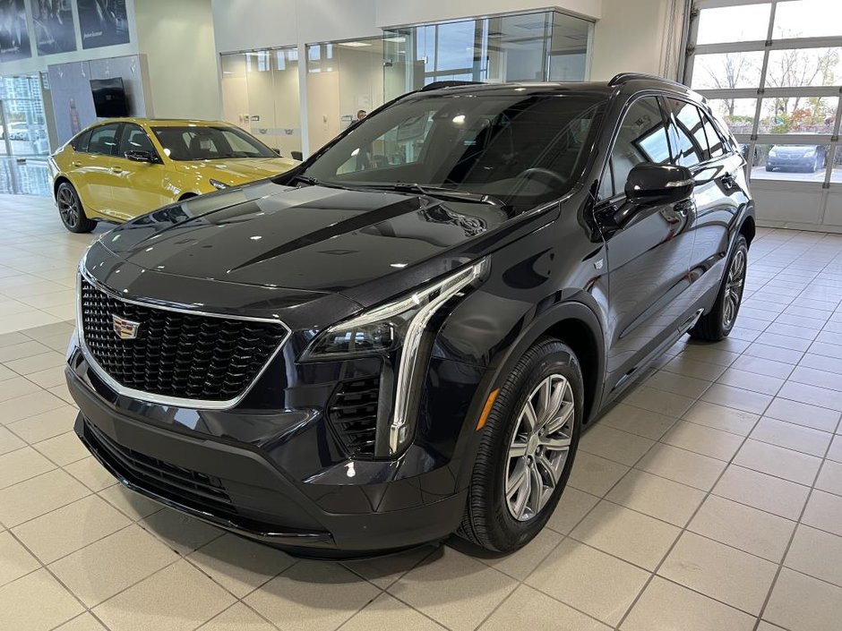 2023  XT4 Sport AWD 2.0T Toit Panoramique in Laval, Quebec - w940px