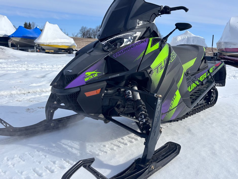2023 Arctic Cat ZR 9000 THUNDERCAT MACHINE TRES PROPRE , CHENILLE NEUVE