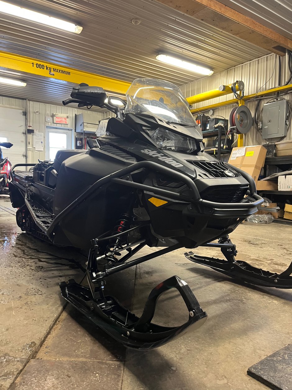 Bombardier Expedition extreme  2022