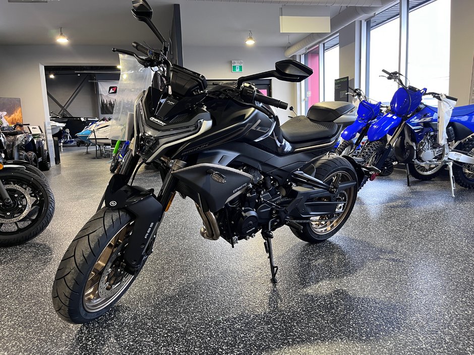 2025 CF Moto 800NK