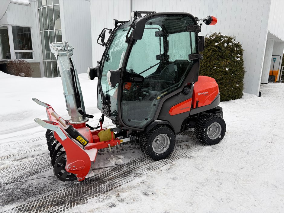 2026 Husqvarna P525DX avec cabine Cabine avec Chauffage