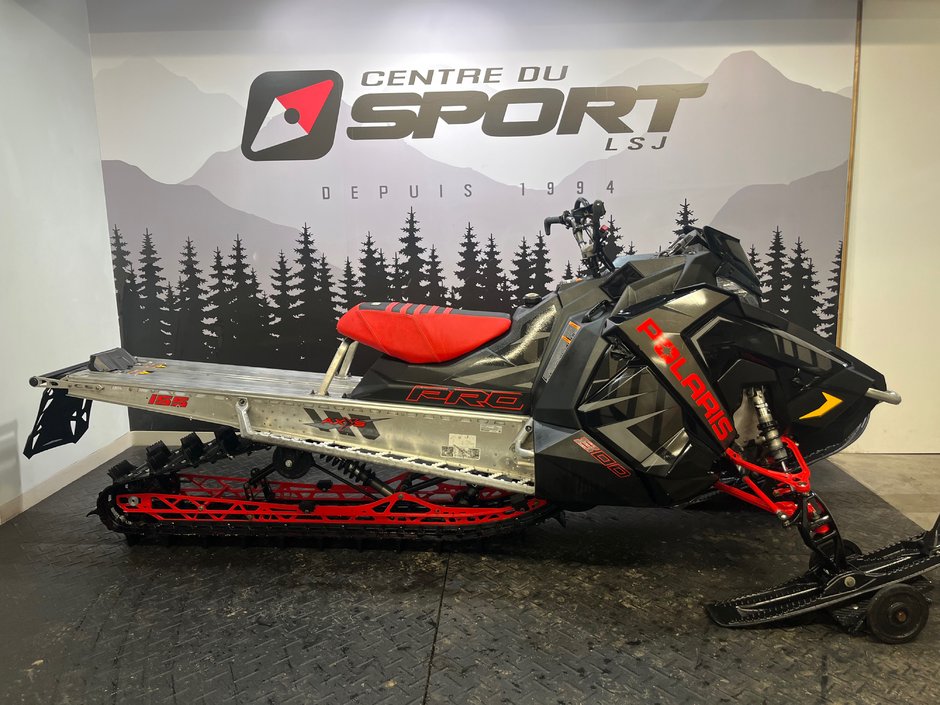 Polaris 800 Pro RMK CHENILLE 155 ''  TRES PROPRE 2020