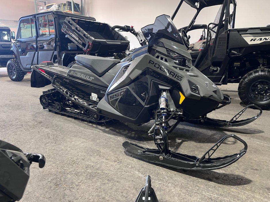 Polaris 850 SWITCHBACK ASSAULT 146  2024