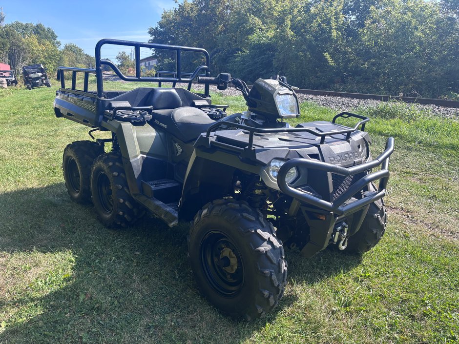 Polaris BIG BOSS 570 SEULEMENT 2500 KM , PNEU ORIGINAL 2017