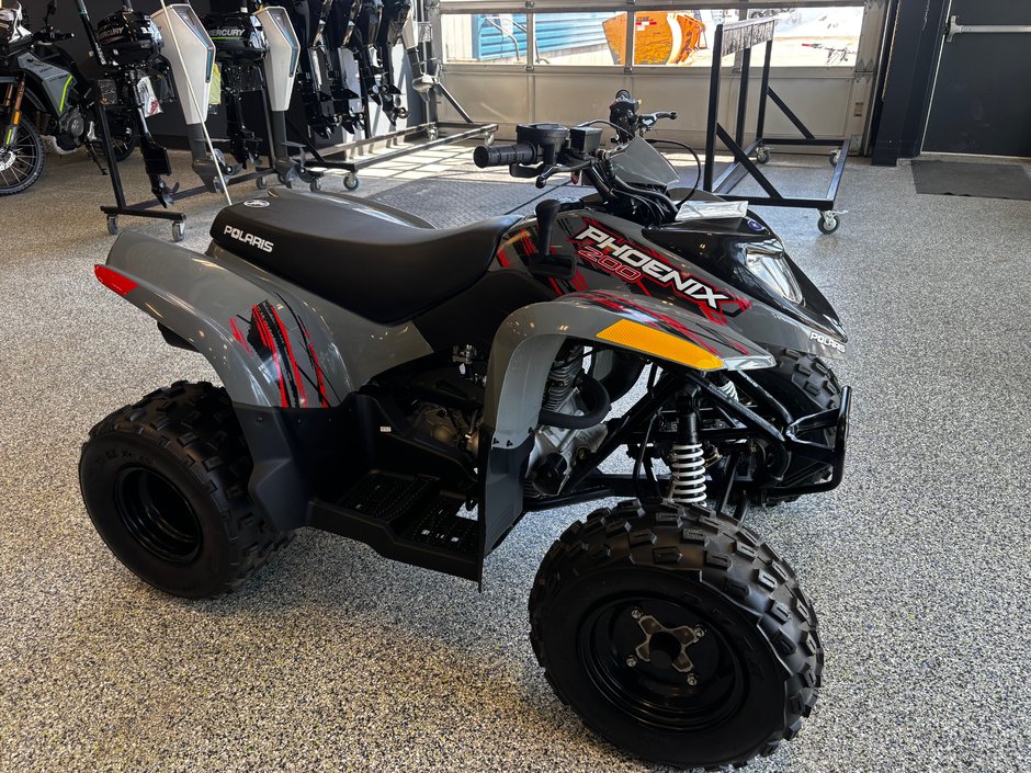 Polaris Phoenix 200 succursale st-prime 418-902-3030 2023