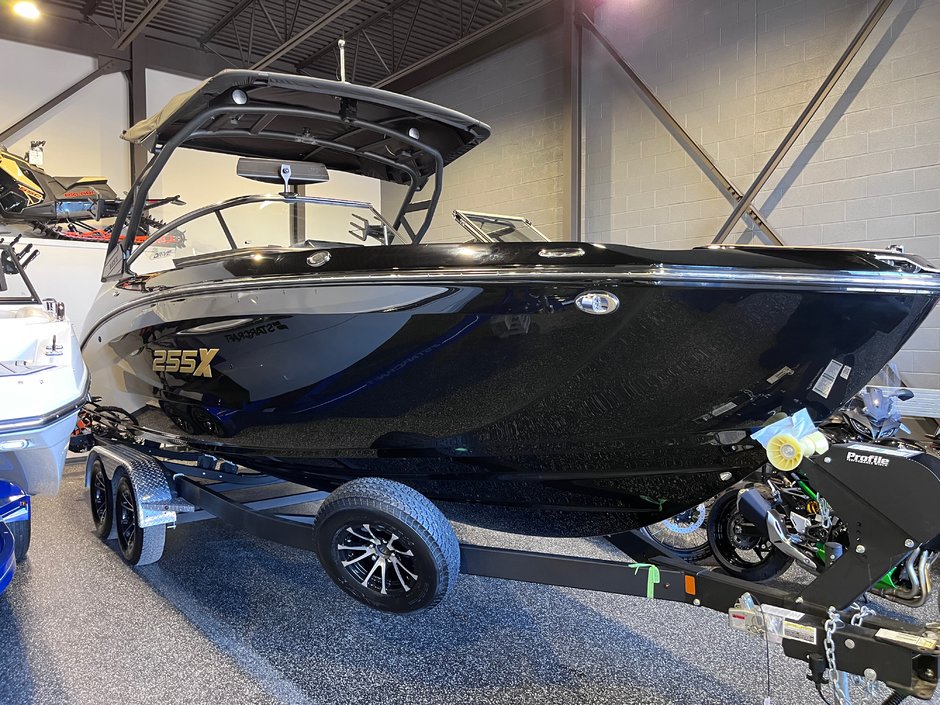 2025 Yamaha 255XD