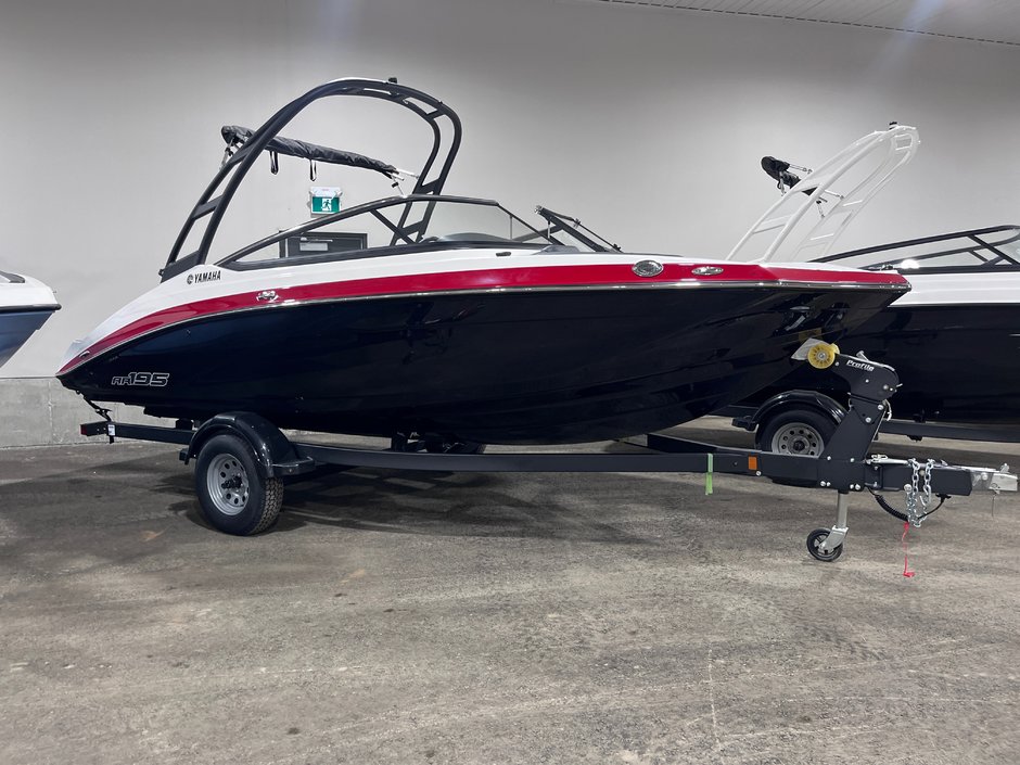 2025 Yamaha AR195