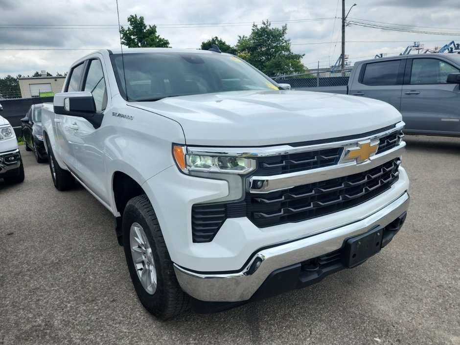 Chevrolet Silverado 1500  2023 à Montréal, Québec - w940px