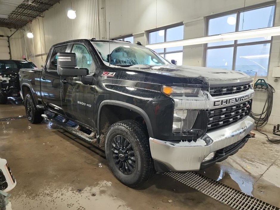 Chevrolet Silverado 2500  2023 à Montréal, Québec - w940px