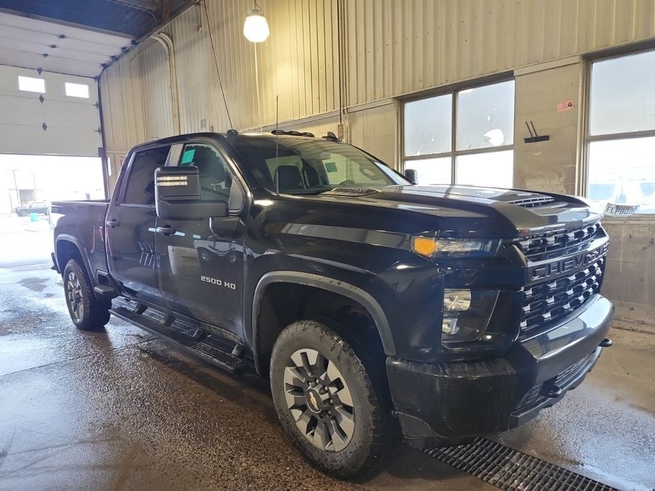 2023 Chevrolet Silverado 2500 in Montreal, Quebec - w940px
