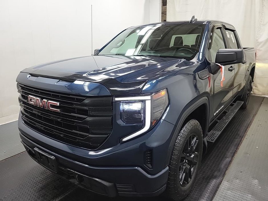 2023 GMC Sierra 1500 in Montreal, Quebec - w940px