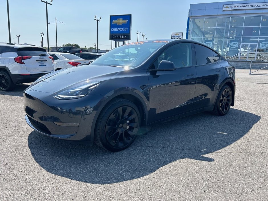 2024 Tesla Model Y in Montreal, Quebec - w940px