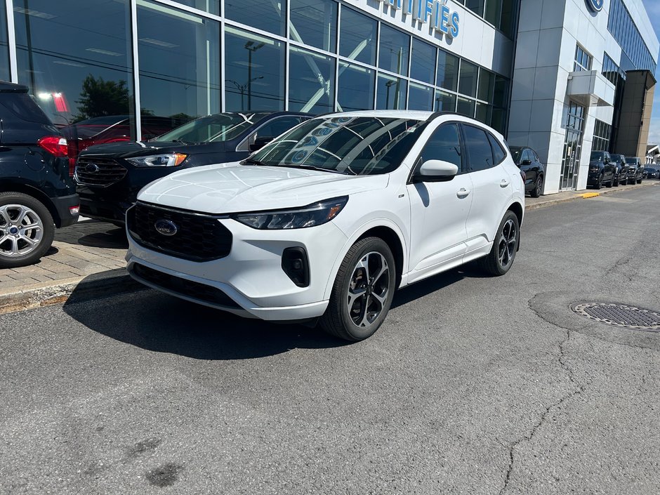 Ford Escape ST-Line Select| AWD | 2.0T | TOW PACK | 2023 à Brossard, Québec