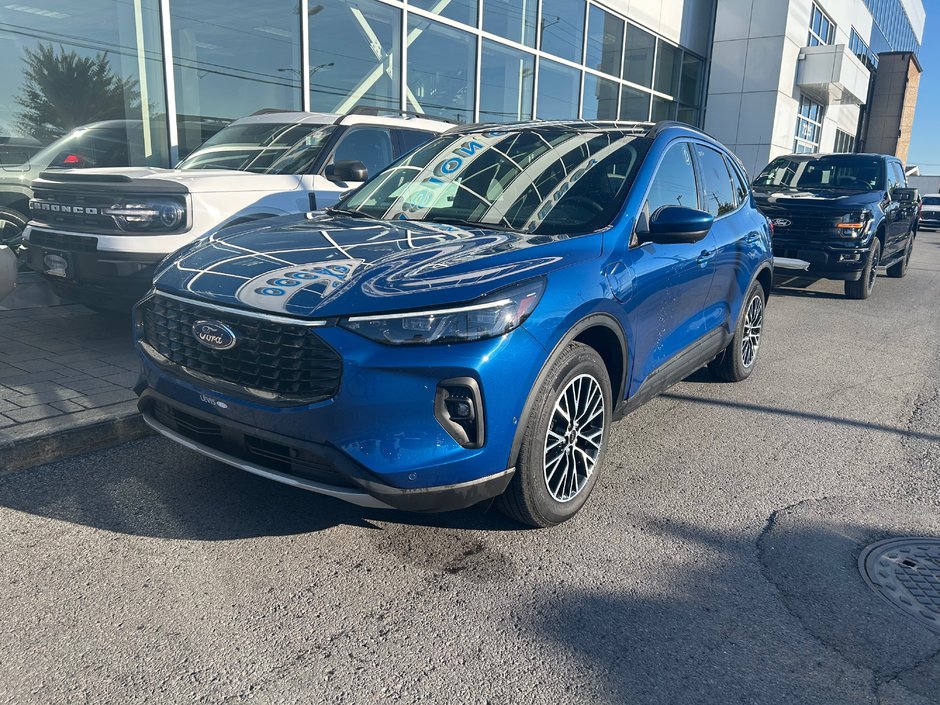 2023 Ford Escape PHEV | TAUX 3.99% DISPO | TOIT PANO | PREMIUM | in Brossard, Quebec