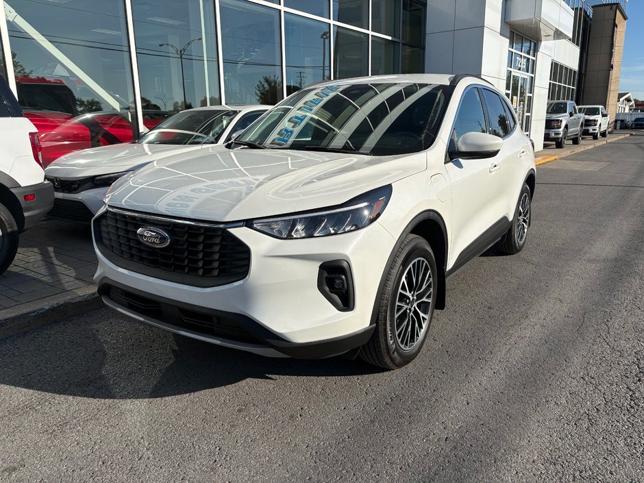 2026 Ford Escape in Brossard, Quebec - w940px