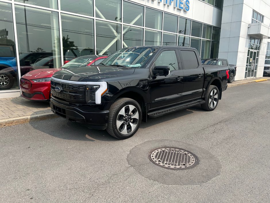 Ford F-150 Lightning  2023 à Brossard, Québec - w940px