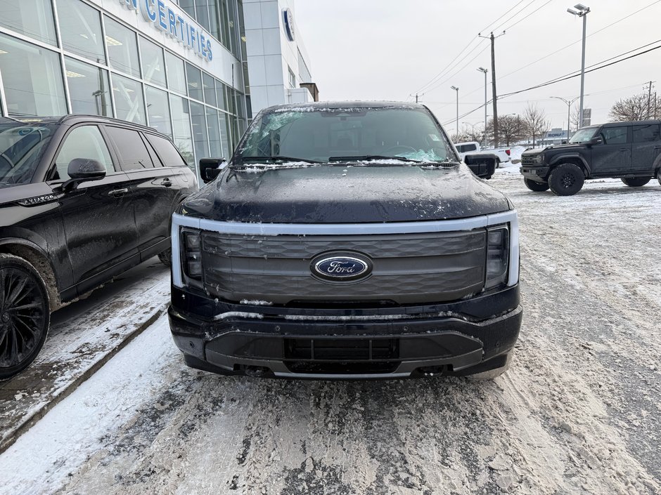 Ford F-150 Lightning  2023 à Brossard, Québec - w940px