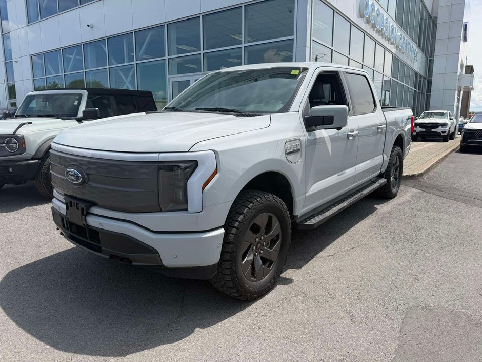 Ford F-150 Lightning  2023 à Brossard, Québec - w940px
