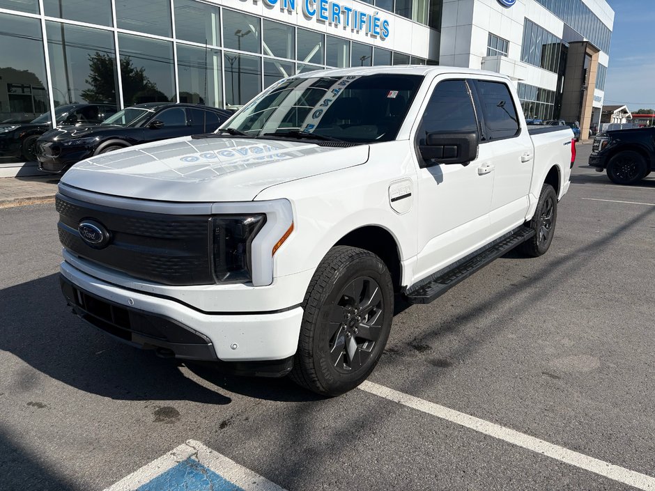 2023 Ford F-150 Lightning in Brossard, Quebec - w940px