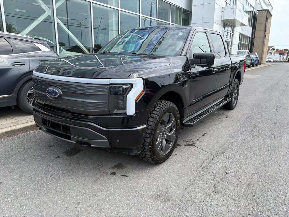 2023 Ford F-150 Lightning in Brossard, Quebec - w940px