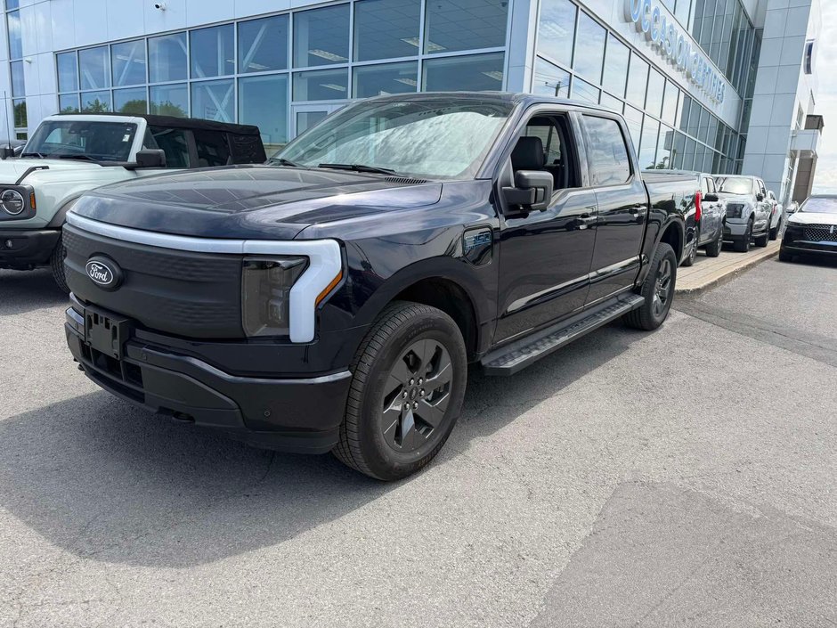 2025 Ford F-150 Lightning in Brossard, Quebec - w940px