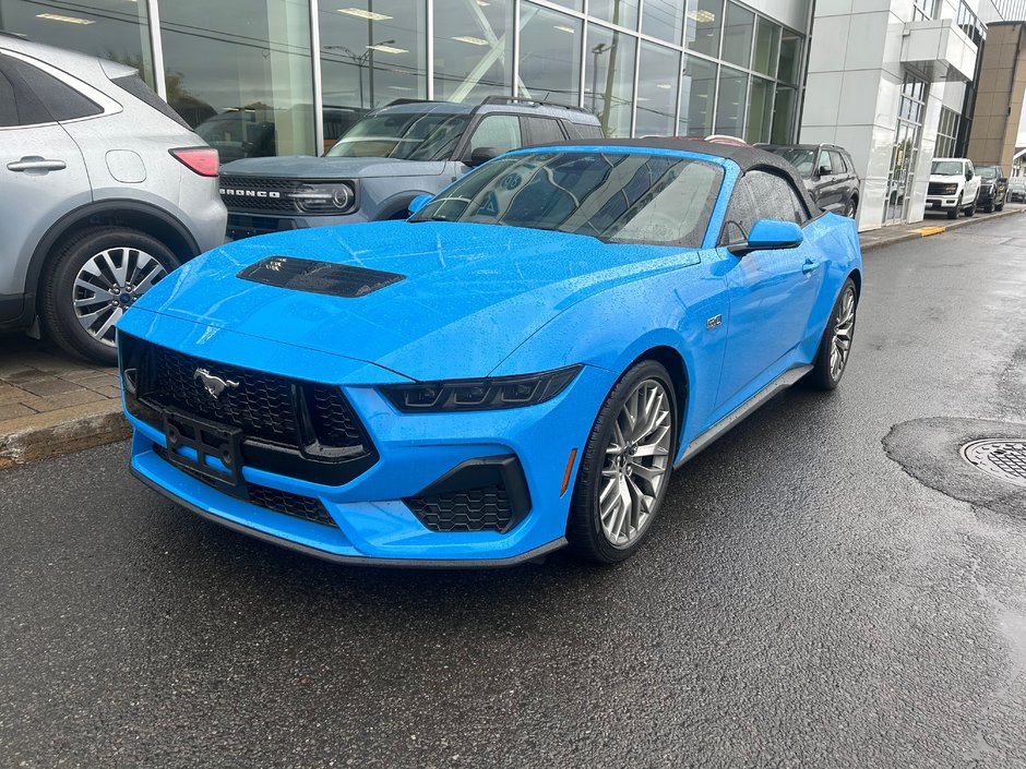 Ford Mustang convertible  2025 à Brossard, Québec - w940px