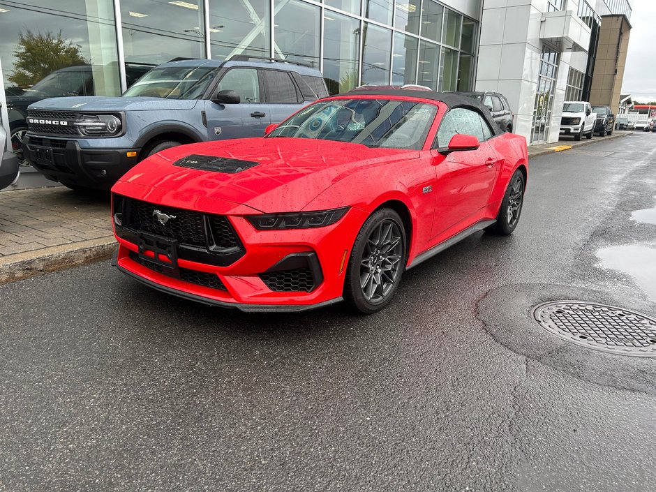 2025 Ford Mustang convertible in Brossard, Quebec - w940px