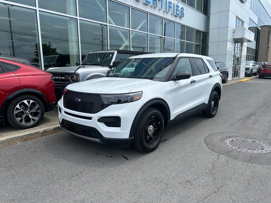 Ford Police Interceptor Utility  2025 à Brossard, Québec - w940px