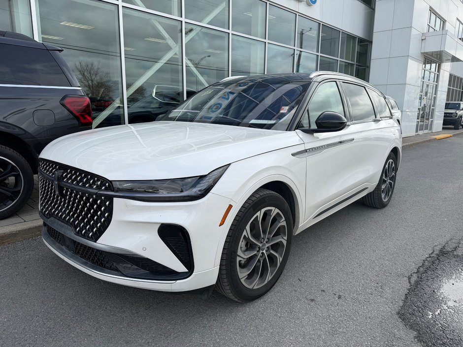 Lincoln Nautilus  2025 à Brossard, Québec - w940px