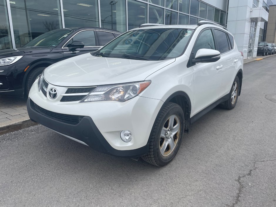 2015 Toyota RAV4 in Brossard, Quebec - w940px