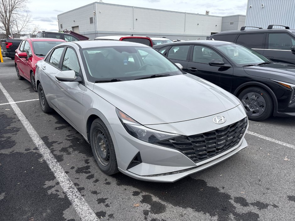 2022 Hyundai Elantra ESSENTIAL AUTOM GRIS 1 OWNER NO CARFAX CLAIM