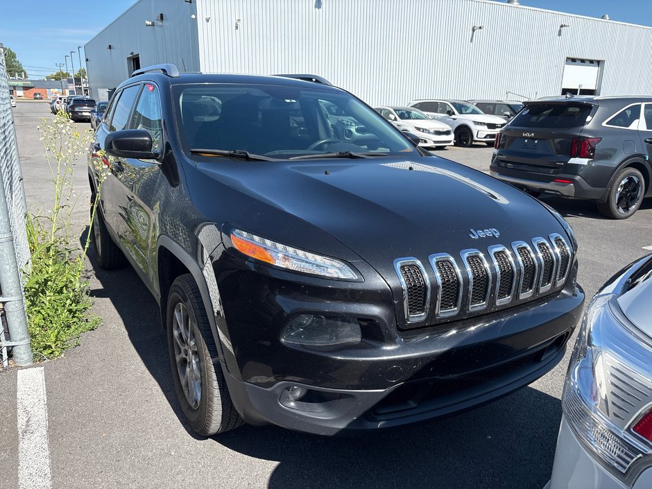 Jeep Cherokee NORTH 4X4 4CYL NOIR 2015 1 PROPRIO PAS DE RECLAMTION AU CARFAX