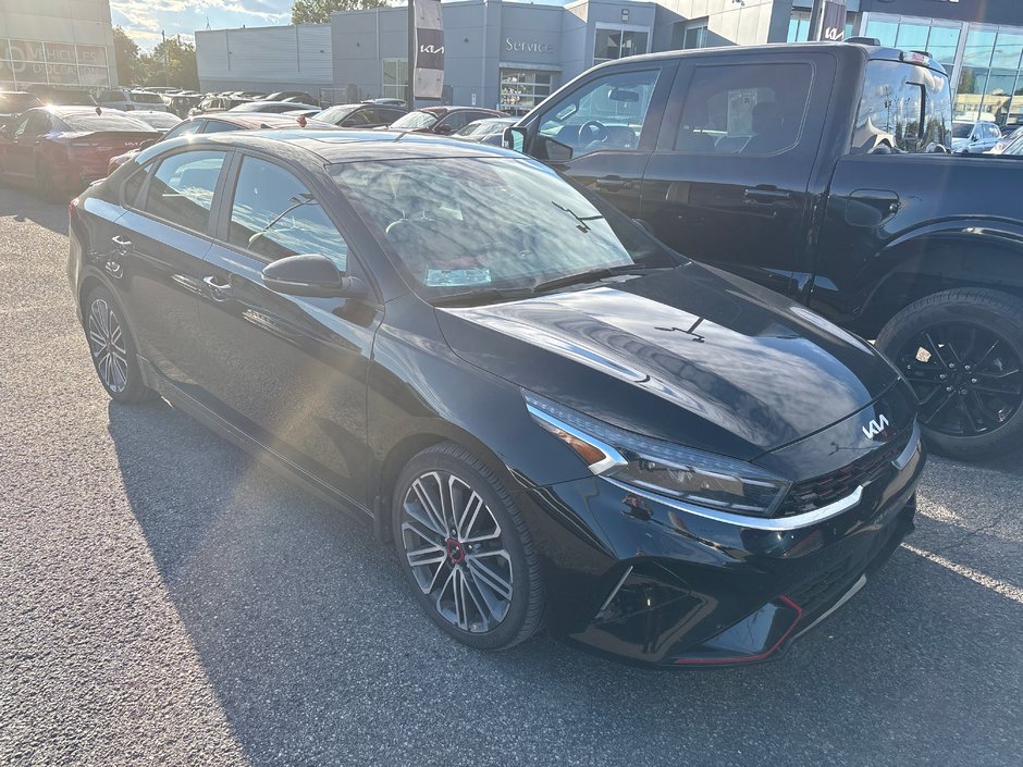 Kia Forte GT LIMITED CUIR TOIT NOIR 30938KM 2023 1 PROPRIO PAS DE RECLAMATION AU CARFAX